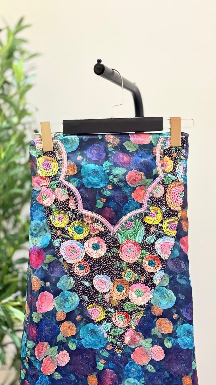 مخور حكاية الألوان 🌸💙